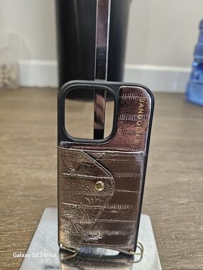 Bandolier Metallic Iphone 16pro Missing Strap